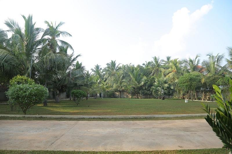 Grand Hilton Hotel Negombo Exterior photo