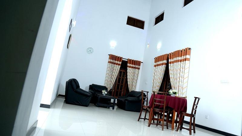 Grand Hilton Hotel Negombo Exterior photo