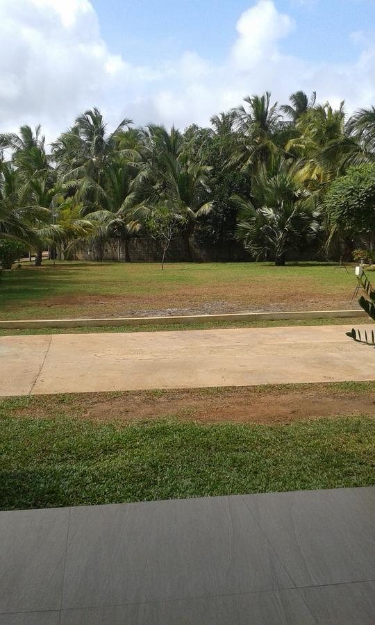 Grand Hilton Hotel Negombo Exterior photo
