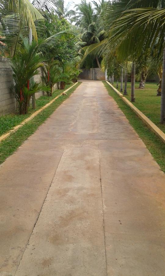 Grand Hilton Hotel Negombo Exterior photo